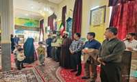 تقدیر از مادر دارای چهارفرزند به مناسبت هفته جوانی جمعیت